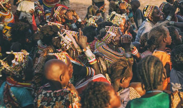 Comment s'immerger dans la culture Maasaï en Tanzanie sans intrusivité ?